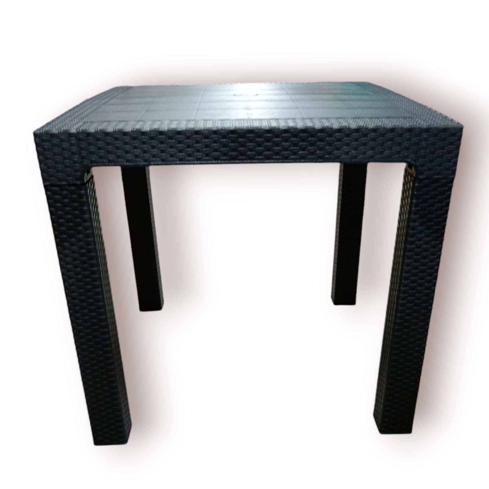 MESA PLASTICA SIMIL RATTAN COLOR NEGRO Y BLANCO(75X80X80CM)